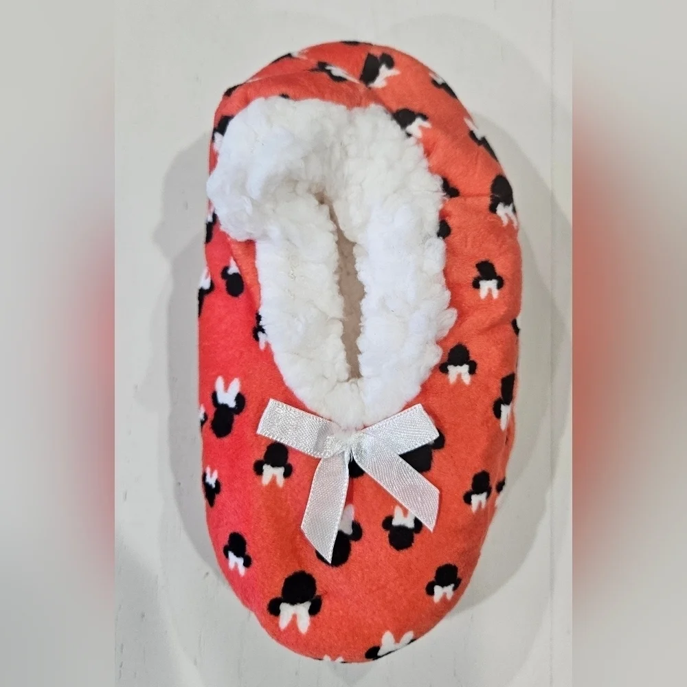Disney Minnie Mouse Fuzzy Faux Fur Slipper socks with White Bow. NWT. *2 PAIRS*